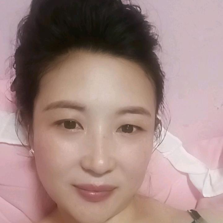 微笑掩饰悲伤