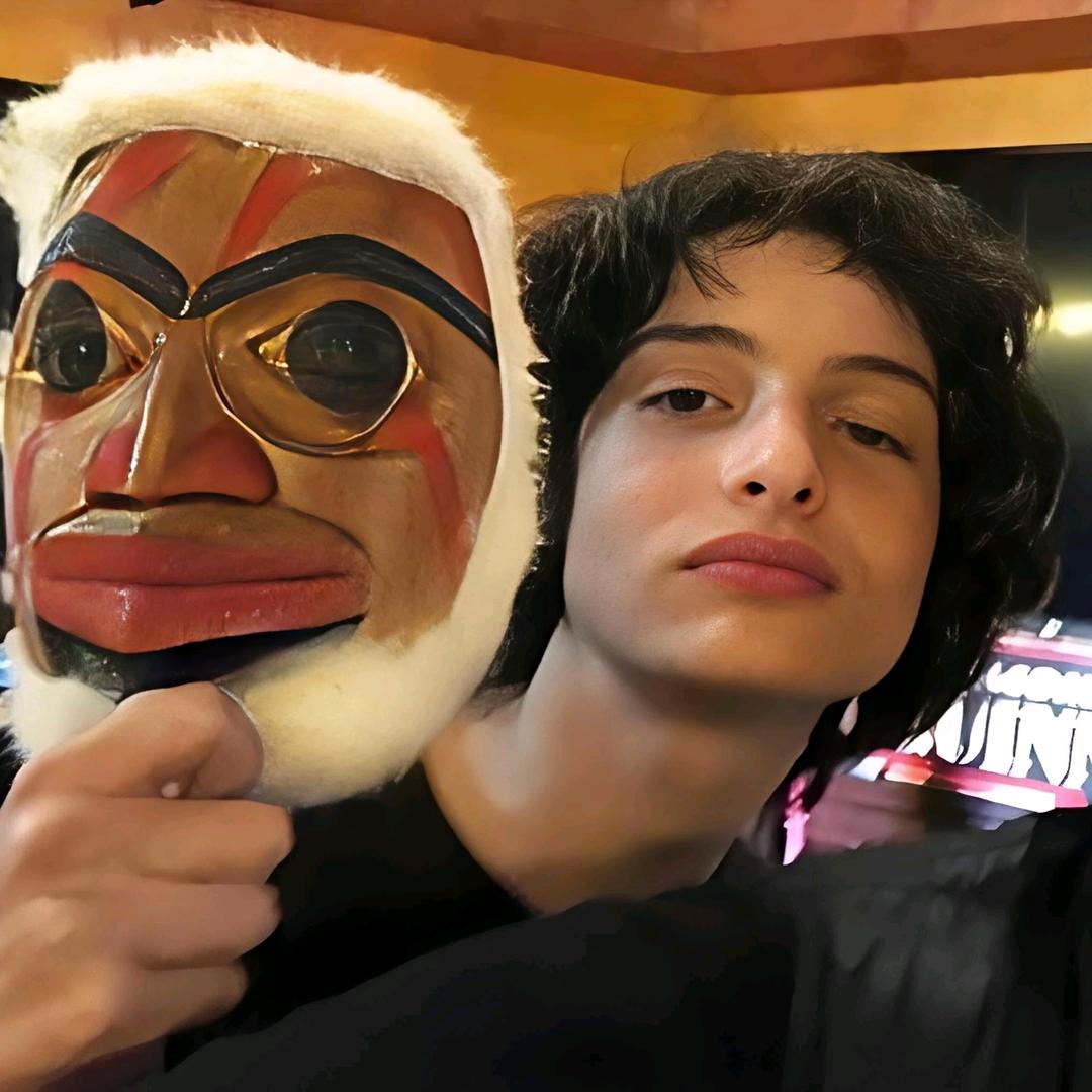 ✔
