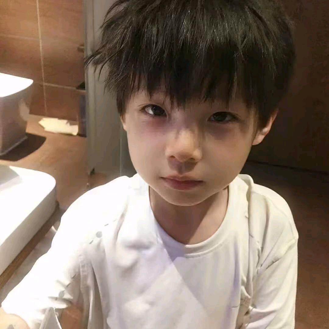 忧郁的小冰冰