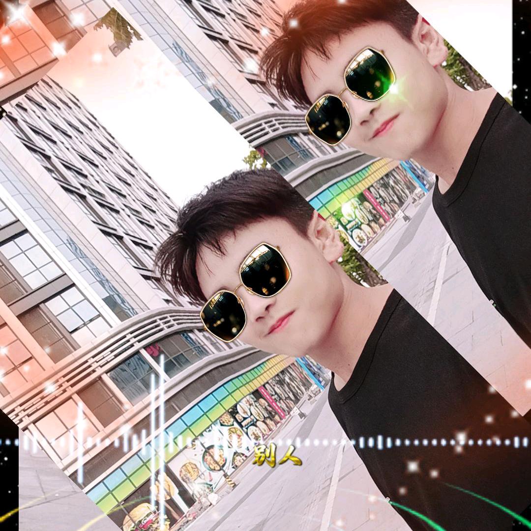李