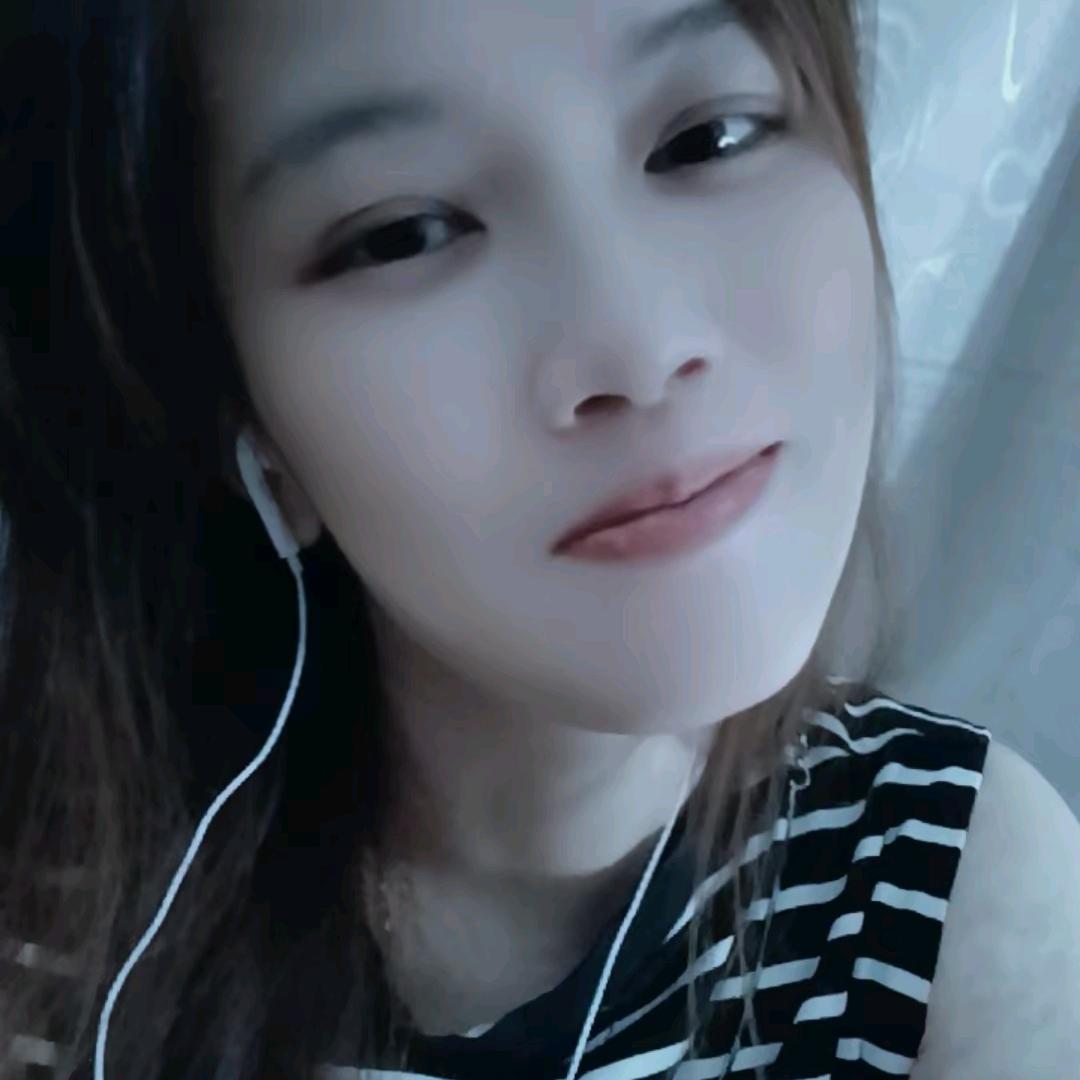 冷色系里的一抹暖色调