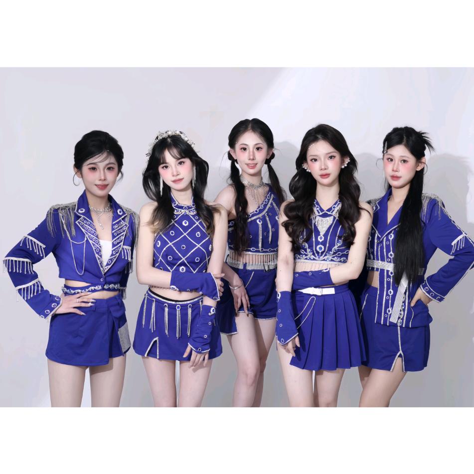 悦影女团队长-文文