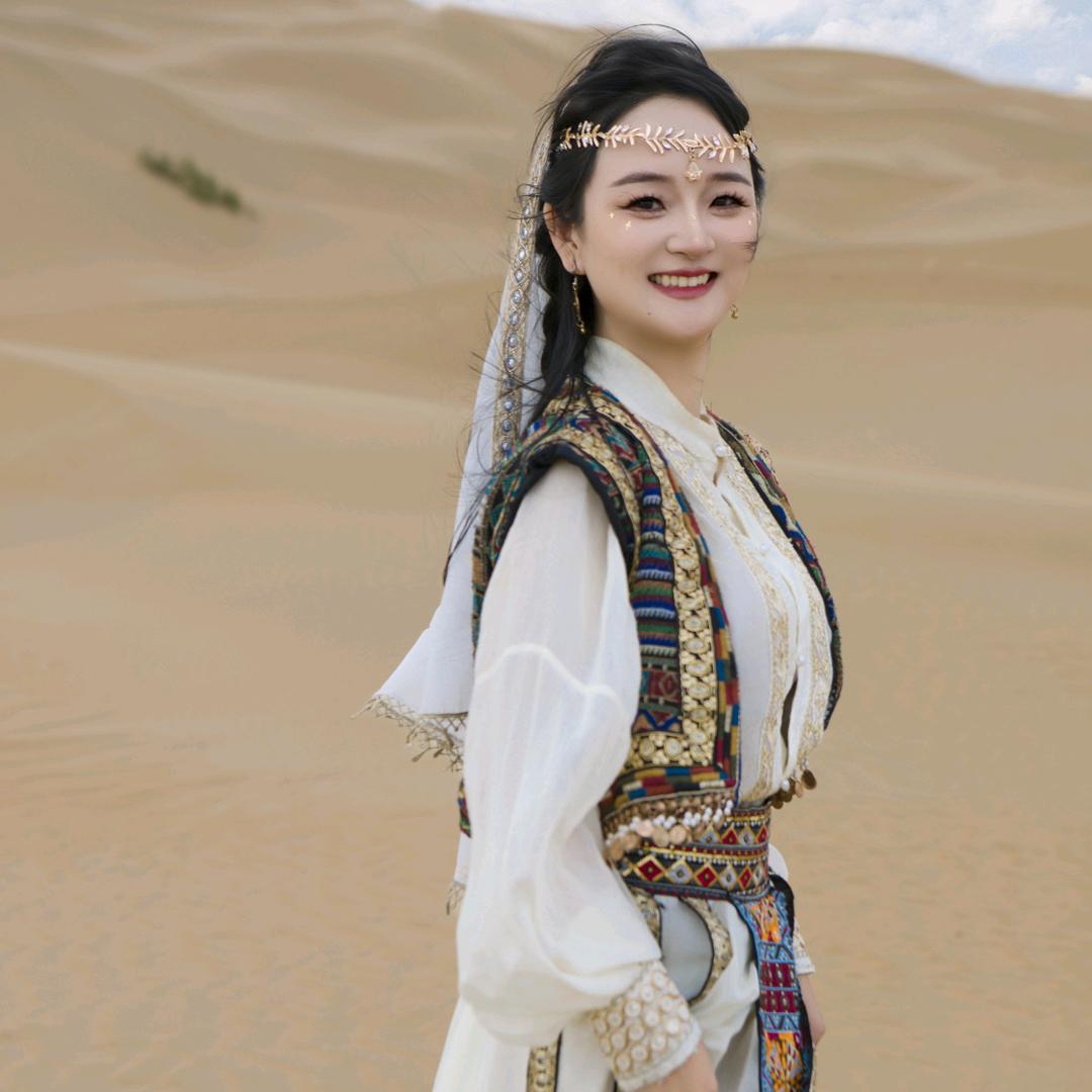 洋洋得意小燕子
