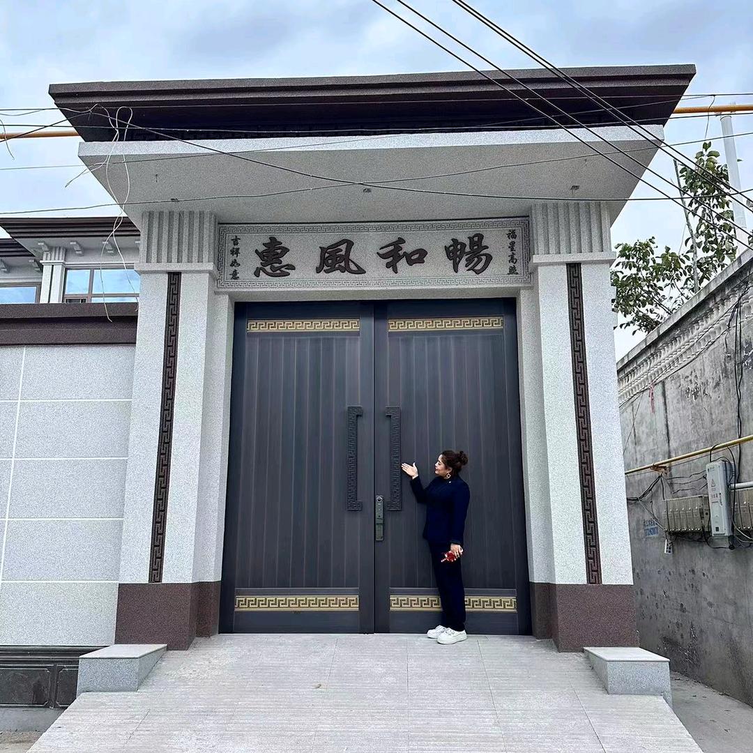 启智铜门铜艺—张彩