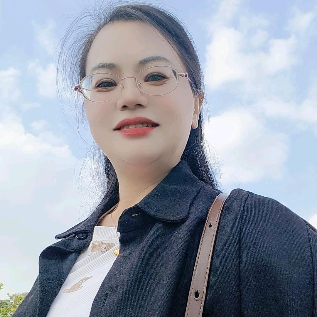 敏姐喜欢唱歌