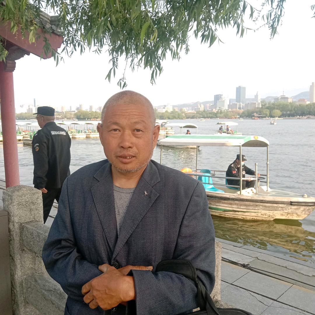 鲁明