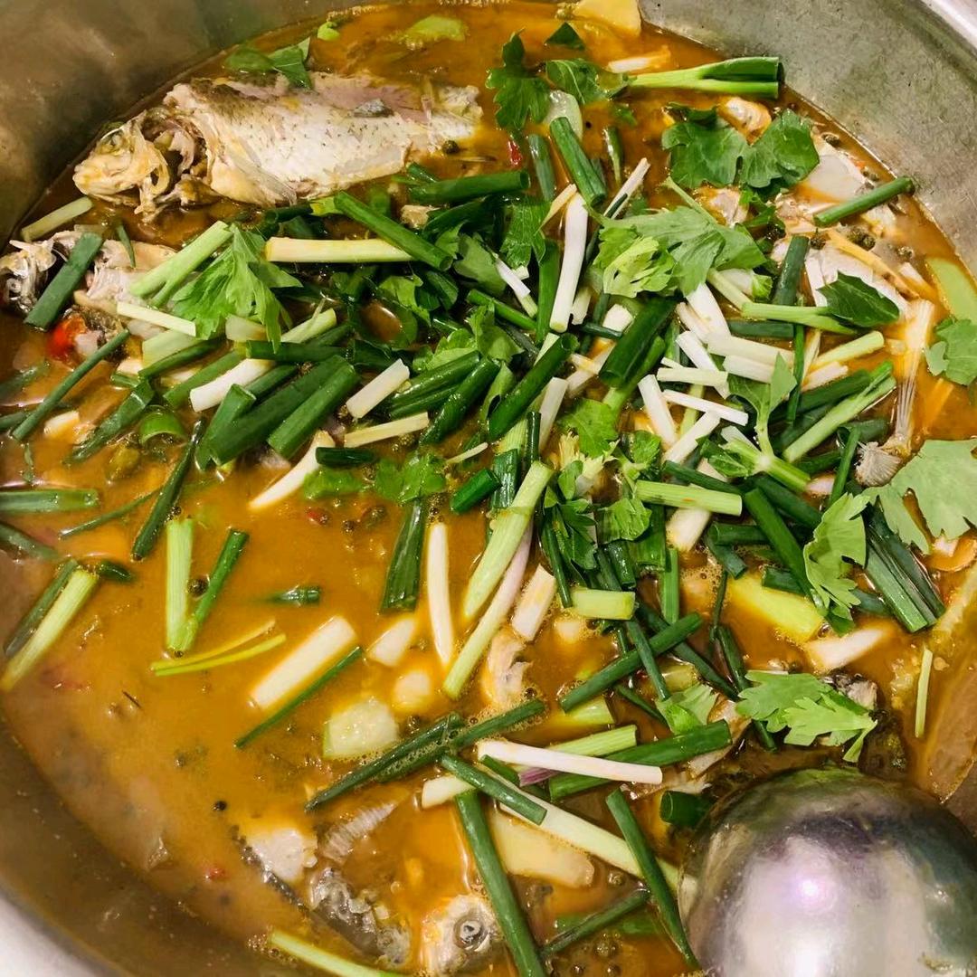 三叶仔石锅土鲫鱼蔡家店