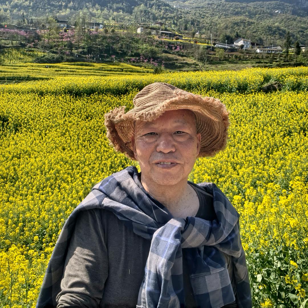 张红:童心不老。