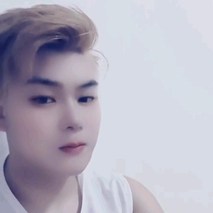 ꧁💞瓷粉꧔ꦿ℘小刘᭄ᩚ꯭ᩚ💞᪲