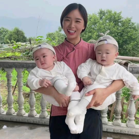 工地最美夫妻直播《回放日常》