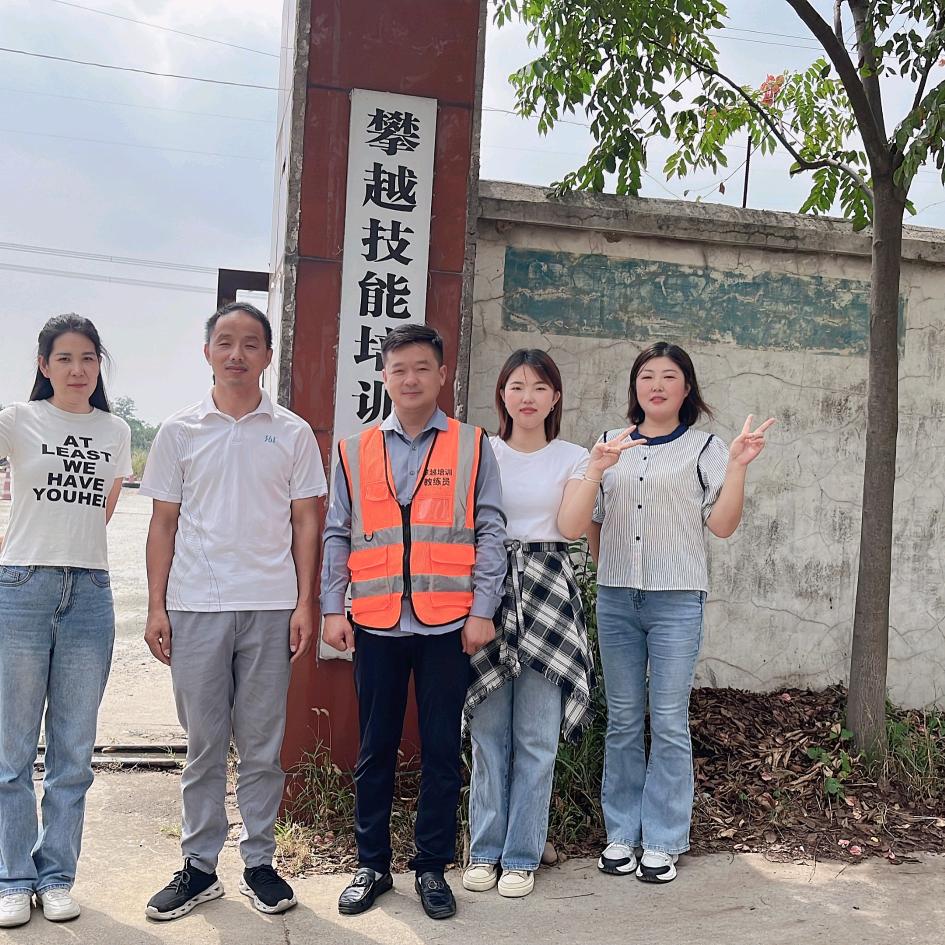 攀越半挂车倒车培训孙教练