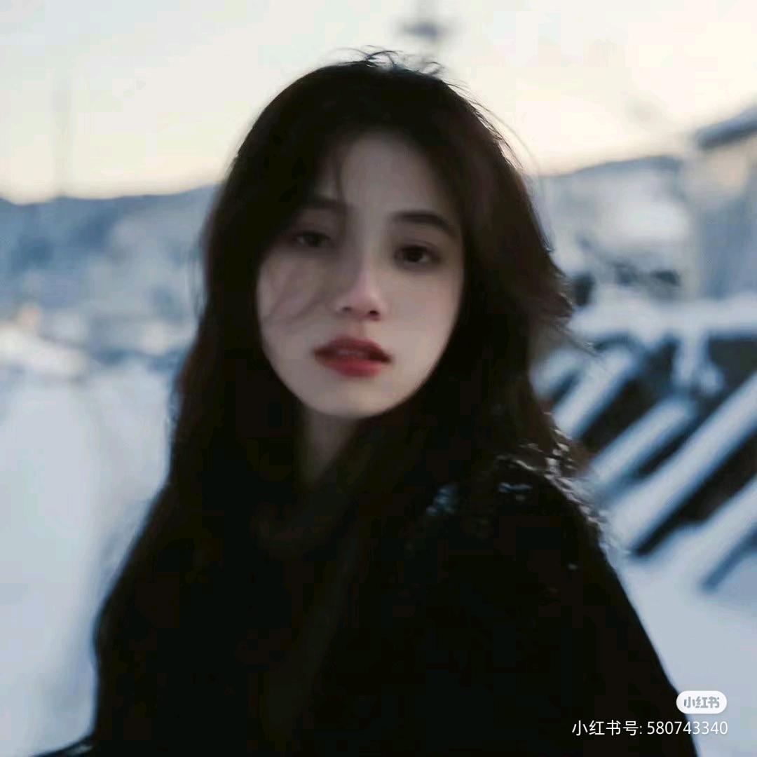 张静依