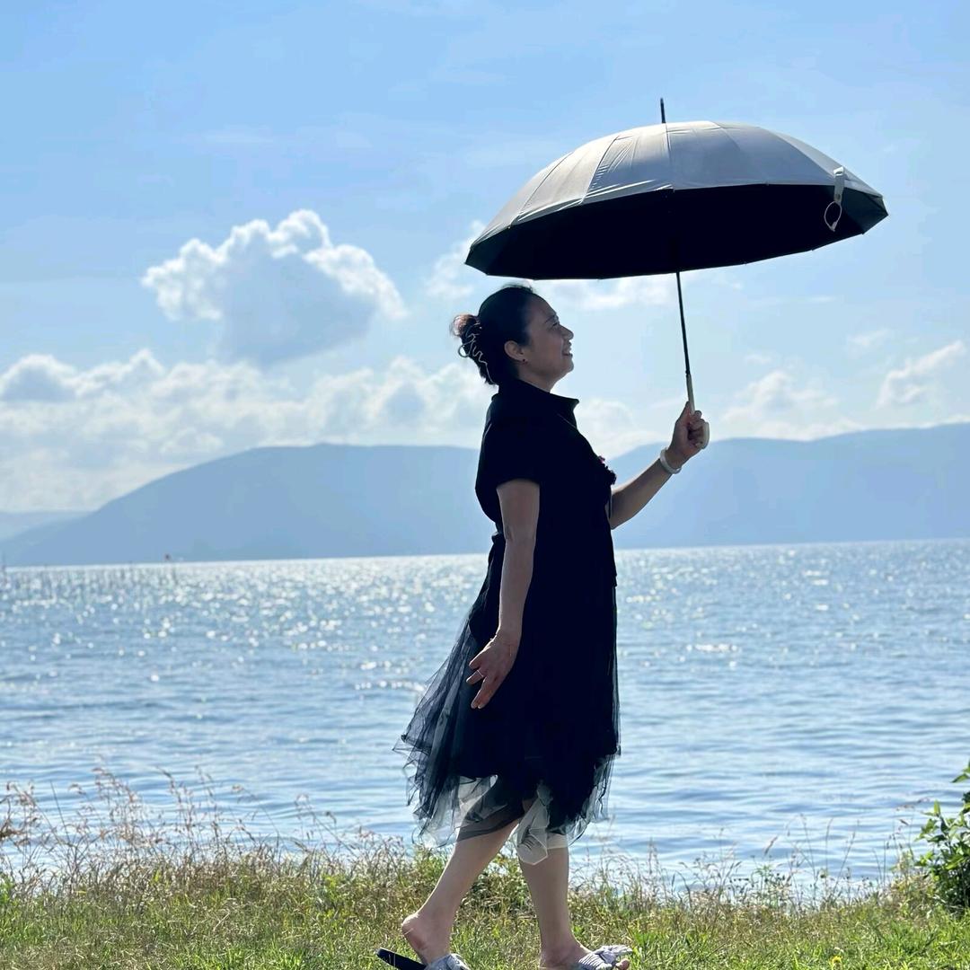 美滋滋的萍姐