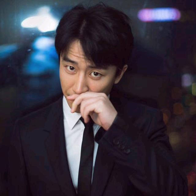 吉木三人。