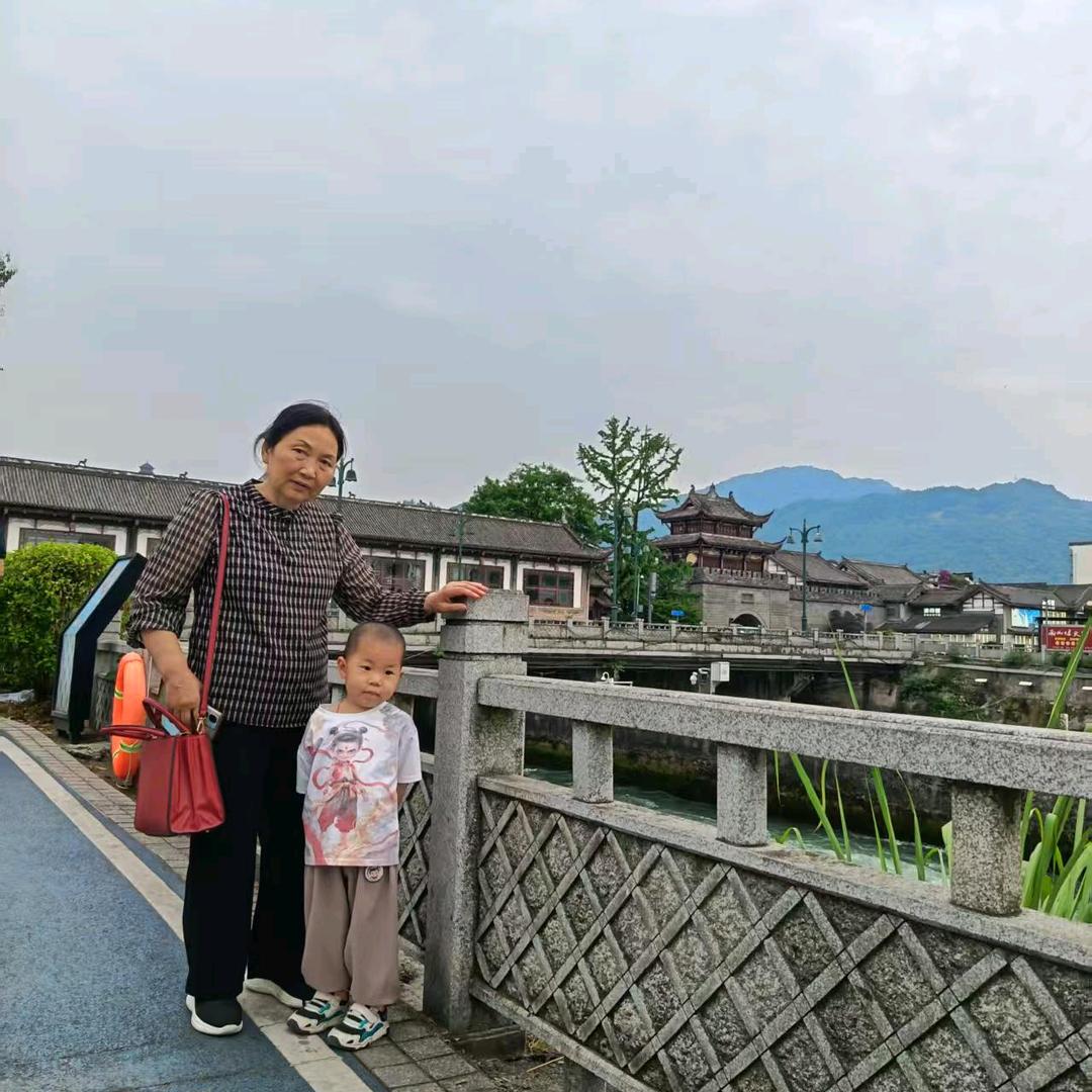 升钟湖何三姐钓鱼基地