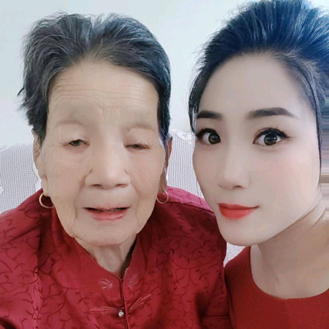 丹丹和奶奶