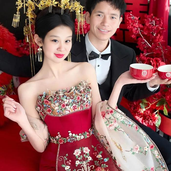 战野狼家族王小静的四女儿🐲