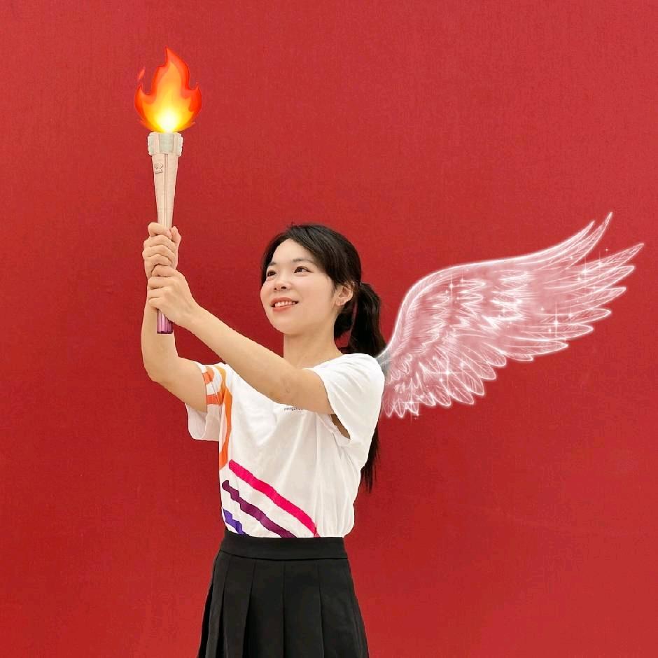 喜欢艺术的利红