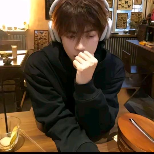 超人真的不会飞℘