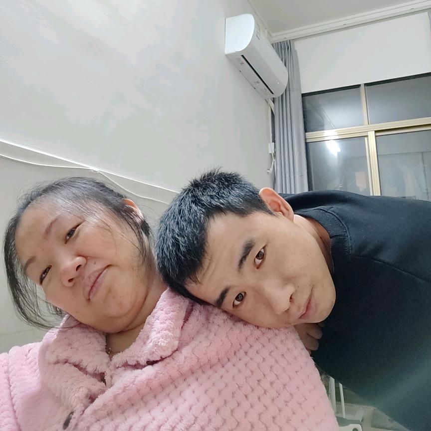 阳光不懂雨中美