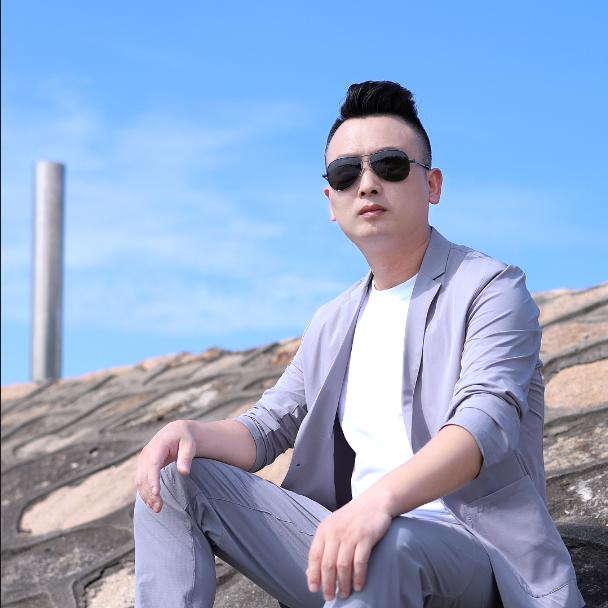 白小七