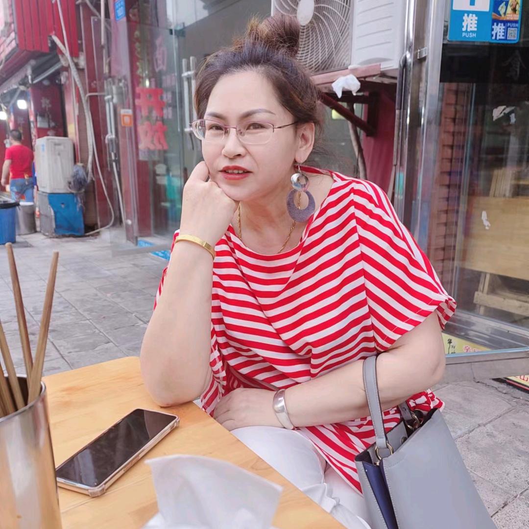 罗丽
