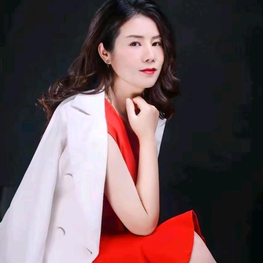 小伟姐（柏丽柜珠宝）