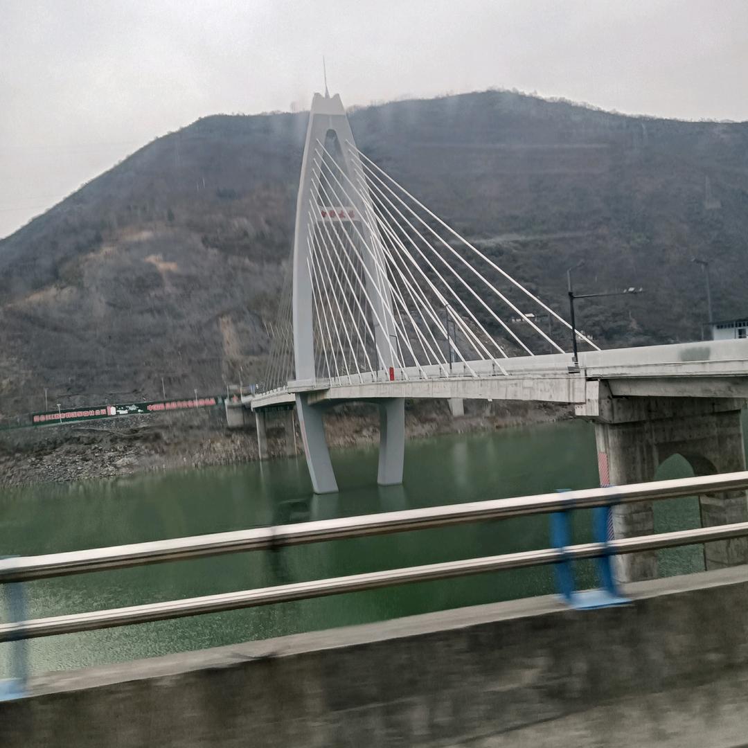 🇨🇳兴高采烈。