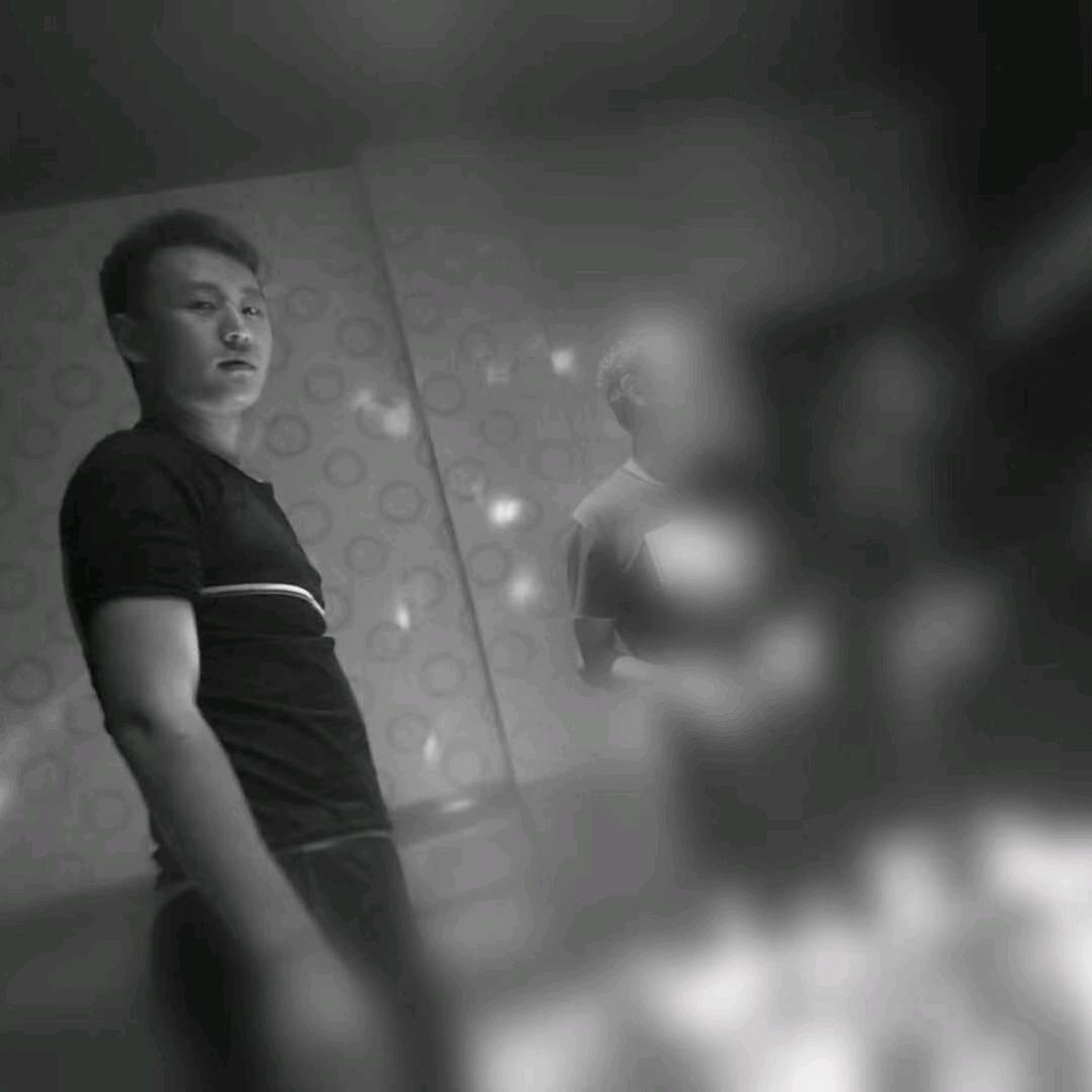 张字一个浩