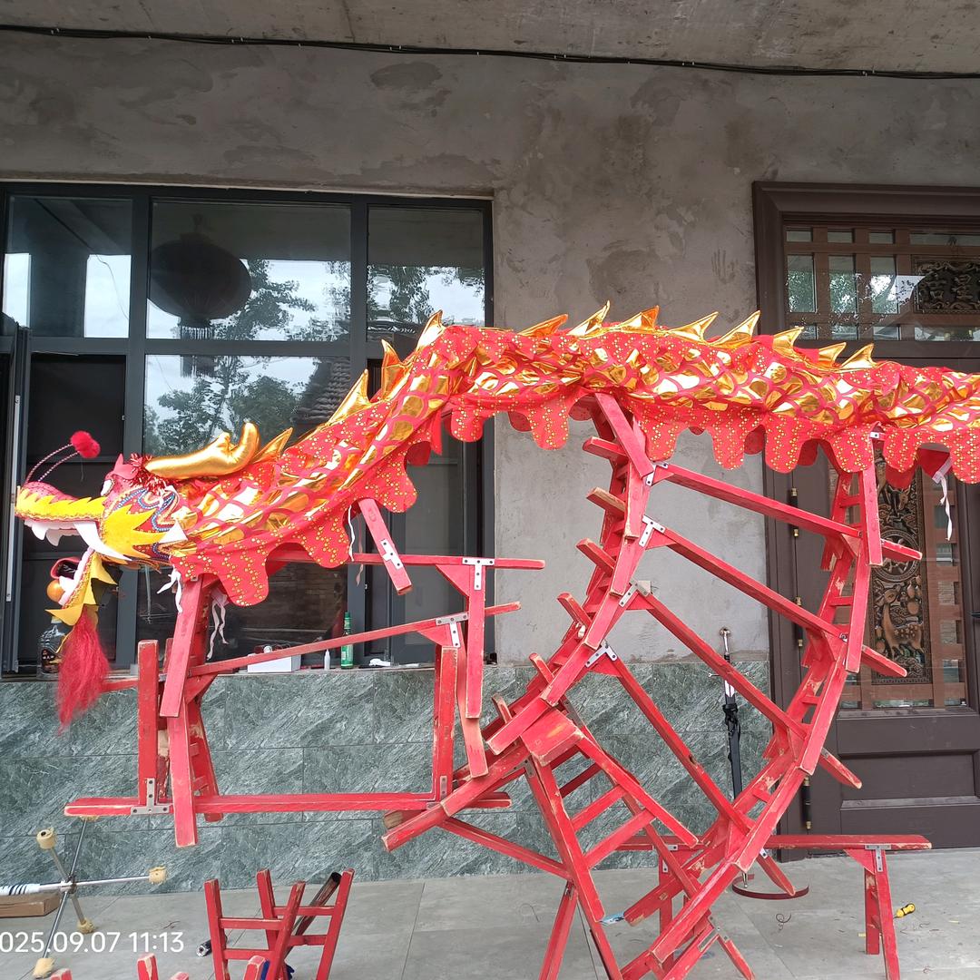 正在接受社会的毒打