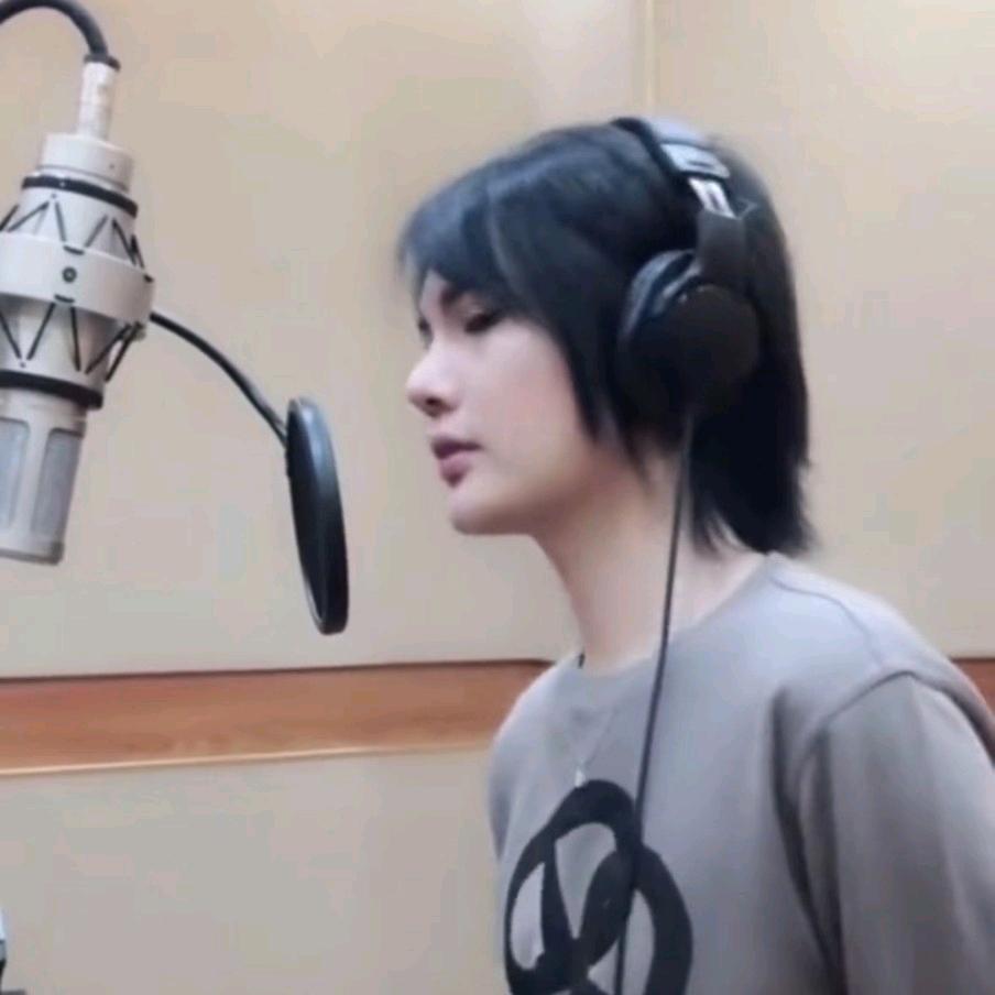 o▬▬l▅▅▅▅▅▅▆▆▇▇◤