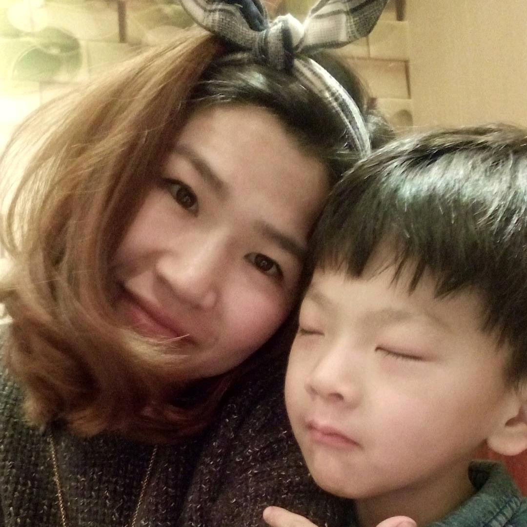 大丽努力卖猪蹄(噜丫卤树木岭店)