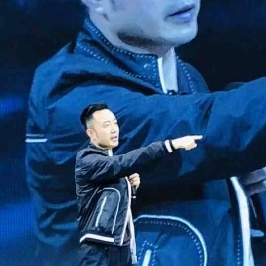卷土重来：俞董事长