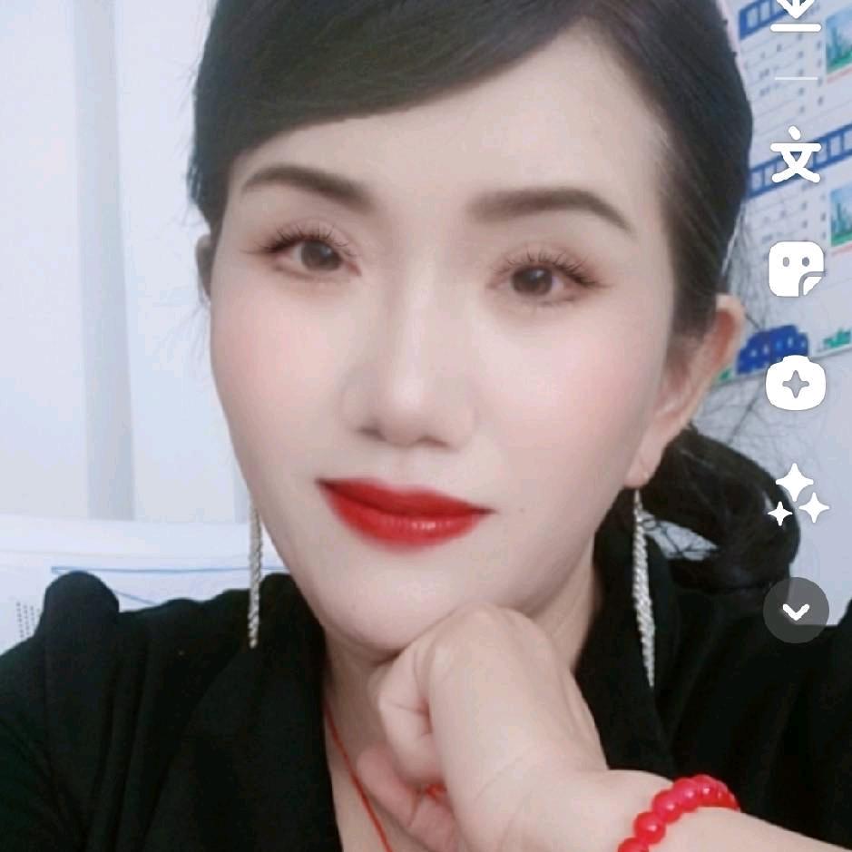 专业卖房小姐姐