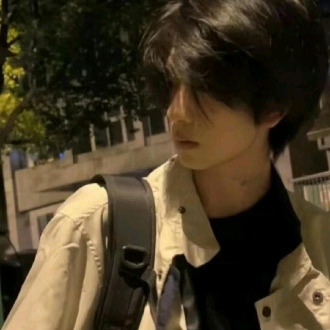 亦白