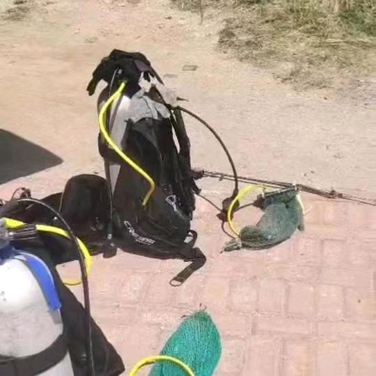 潜水不背瓶