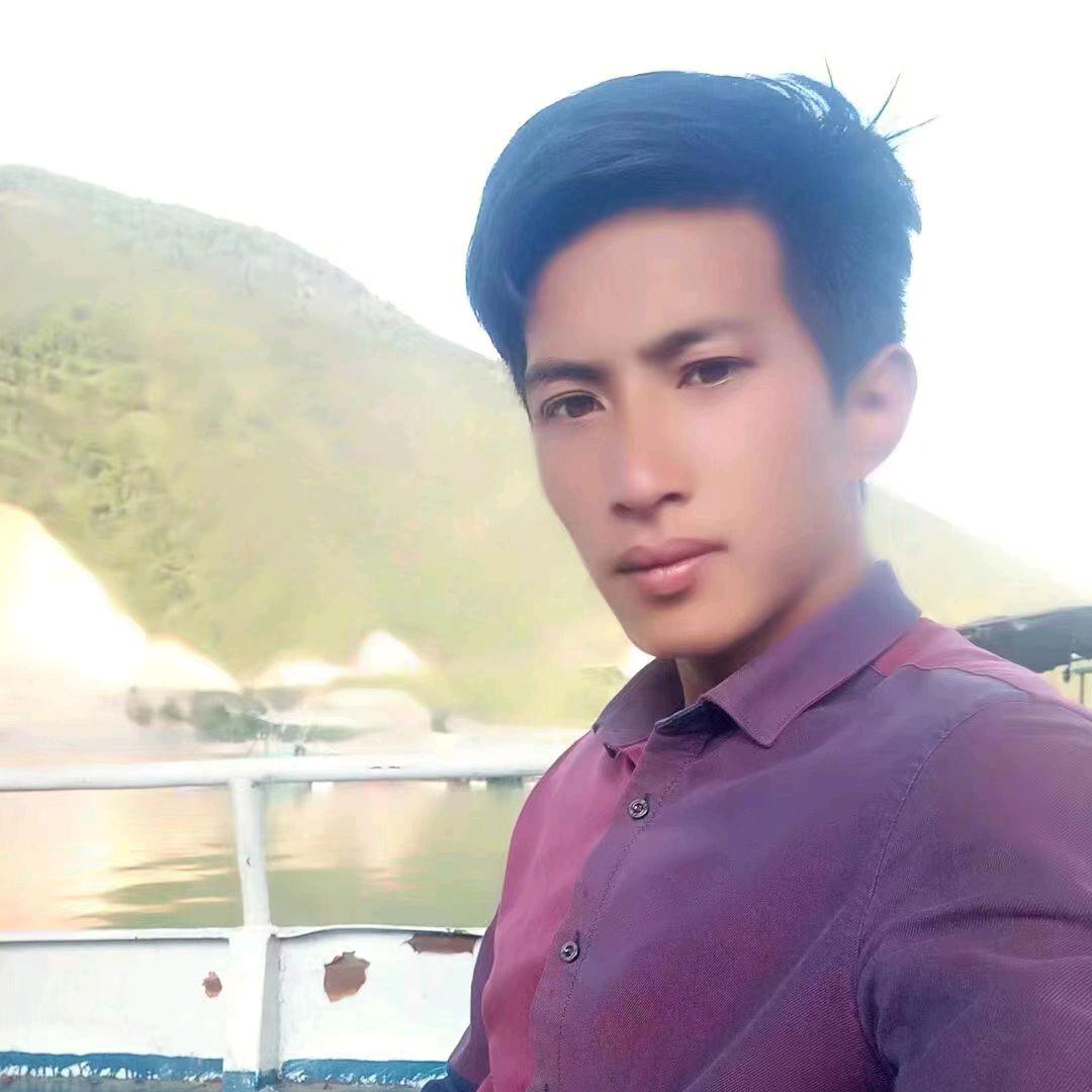彝族小李