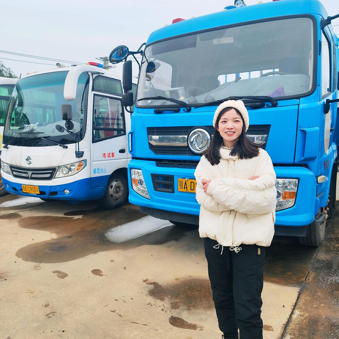 庙山考场谈校长