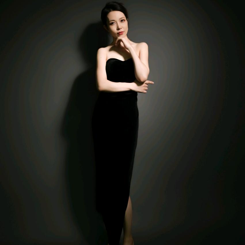 三娃缇娜做产后