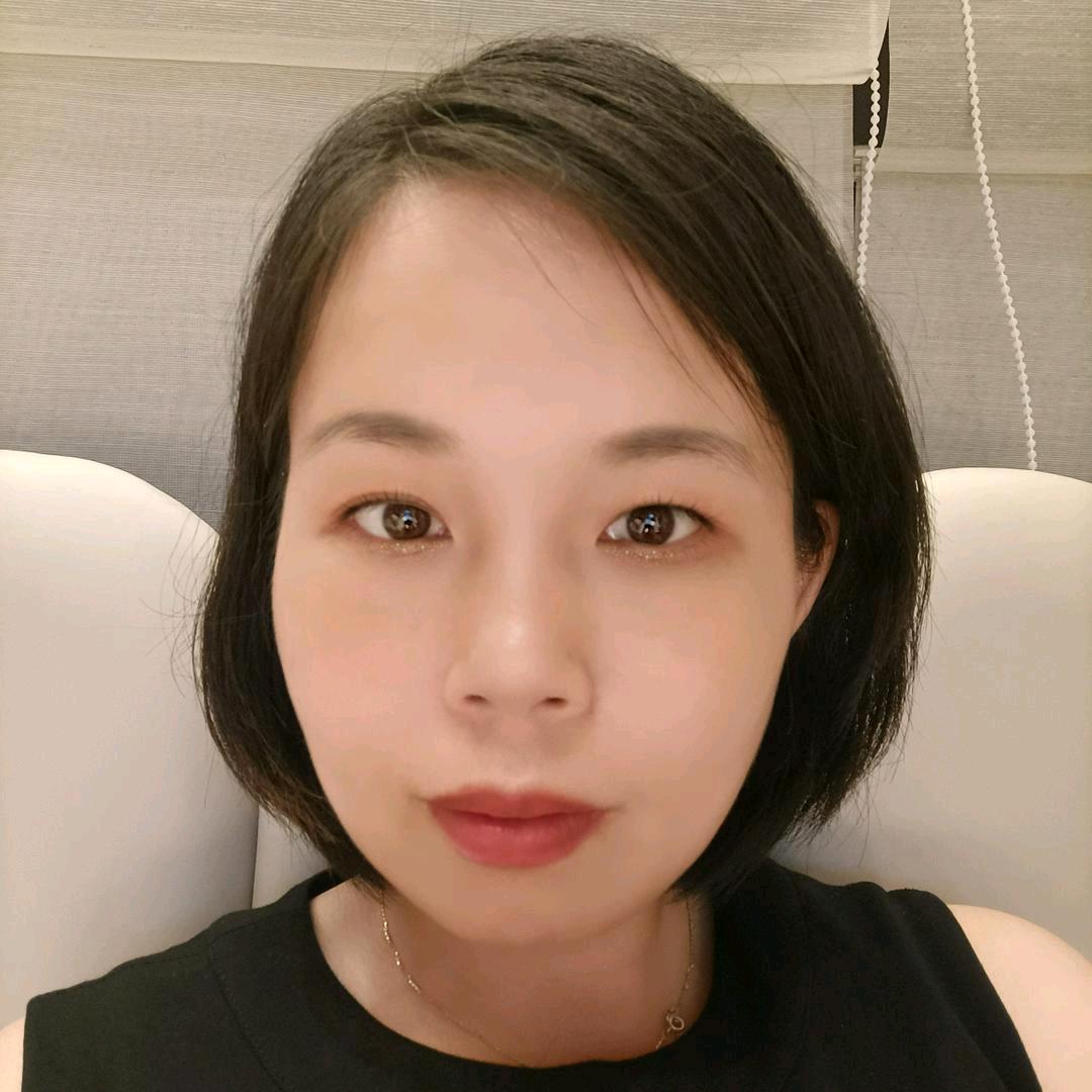 房产经理黄欢