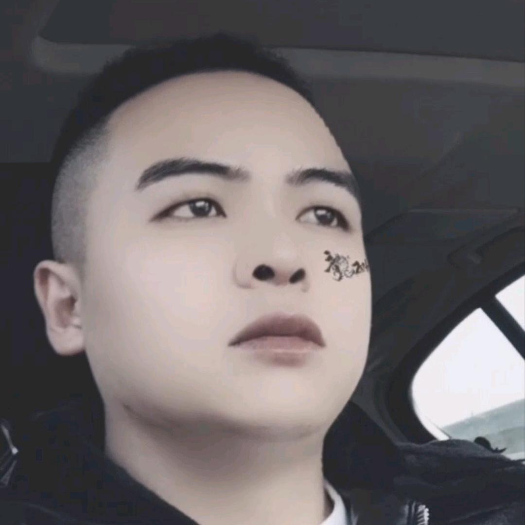 (づ ●乌拉🐢=─● )