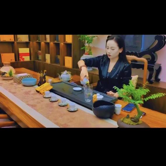 蓝齐尔