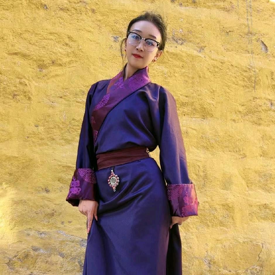 阿若卓玛服装