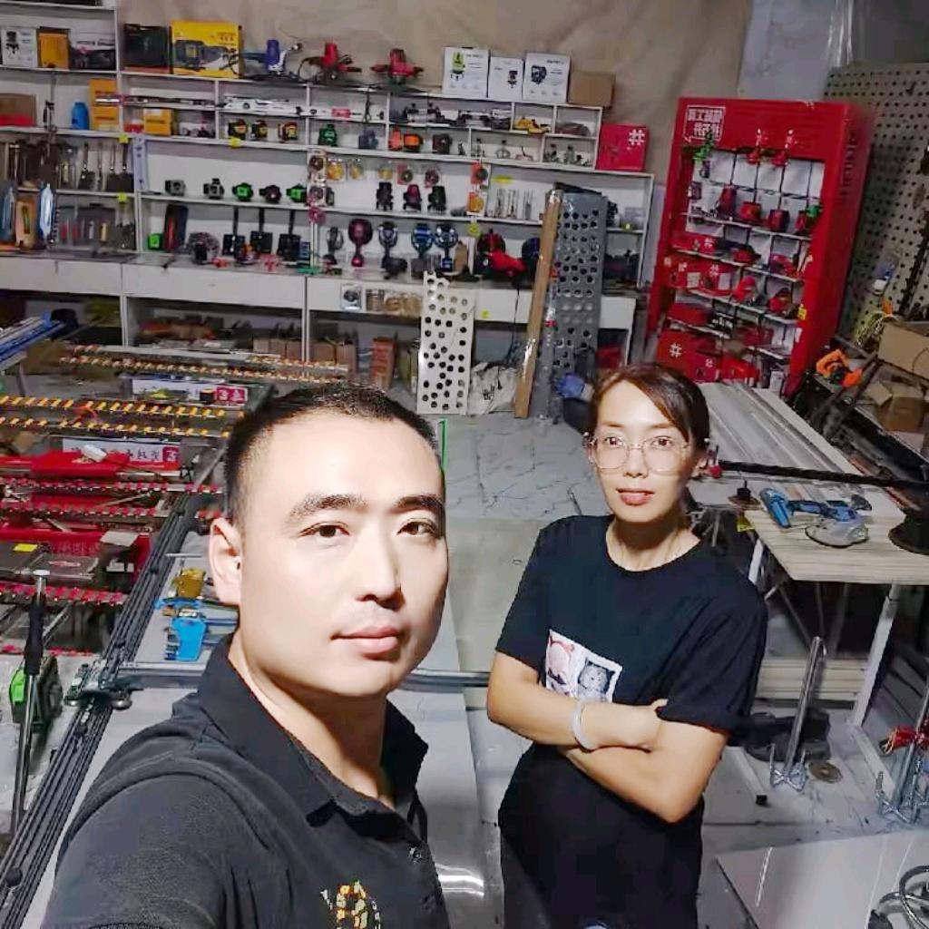 贴砖飞电动工具