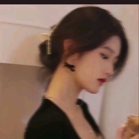大嘴😁珍妮