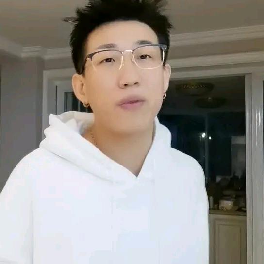 老白不喝酒G.E.D小跟班