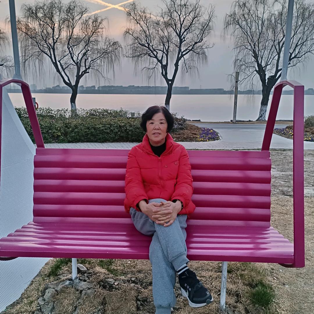 忆萍