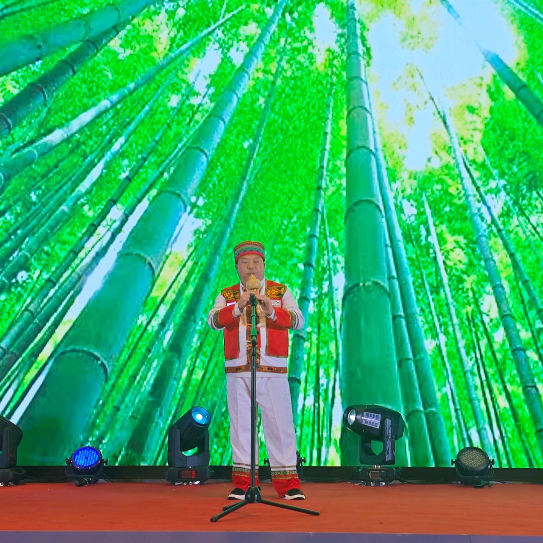 小艺人🔥火含情🔥