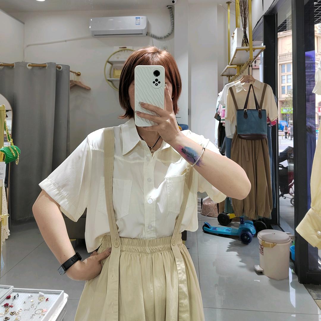 是李小萌