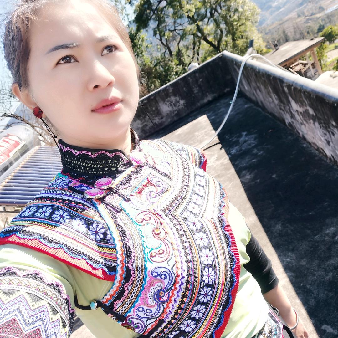 彝家小姐姐